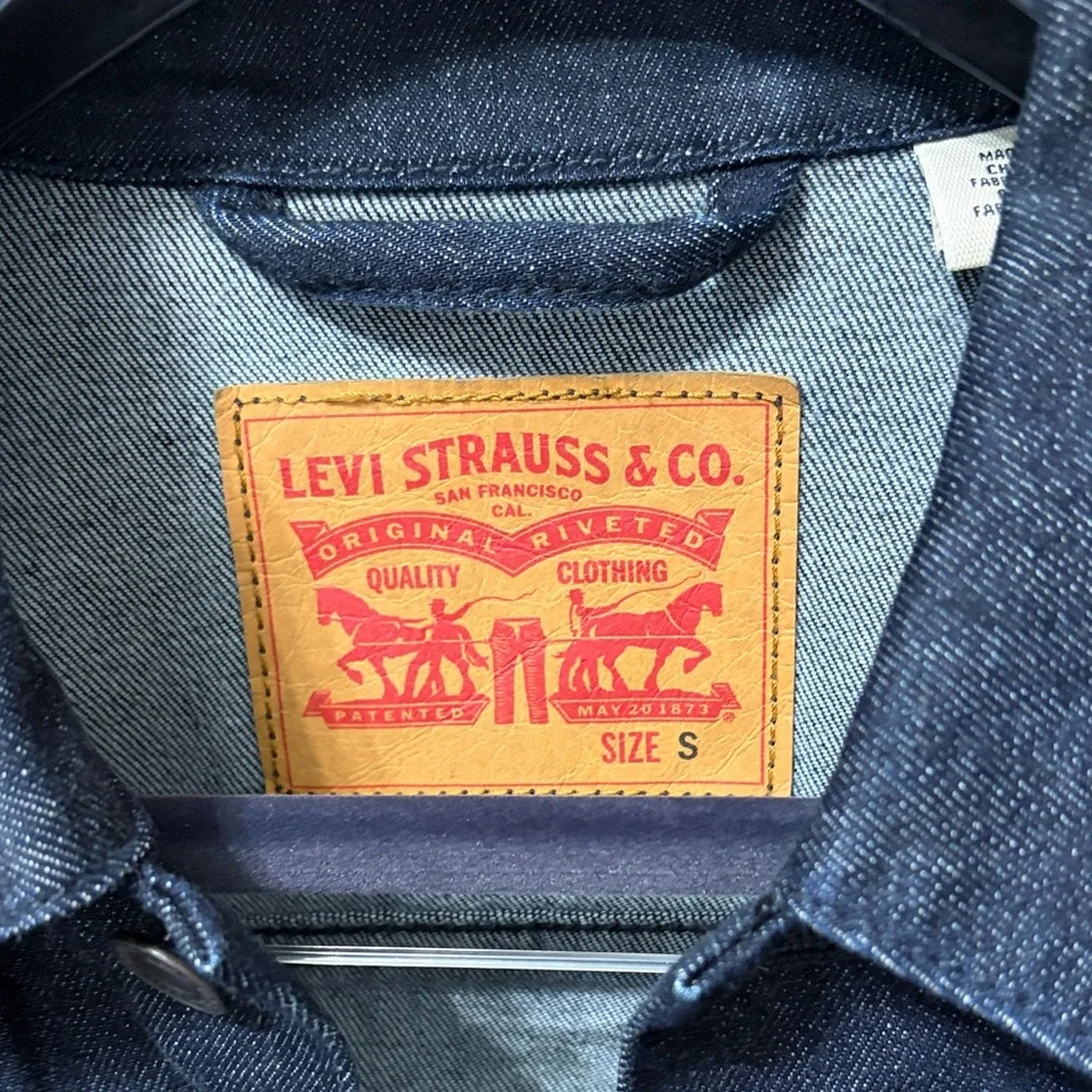 Levi's Men's Indigo Denim Jacket - Picture 2 of 5